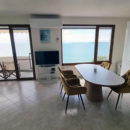 Lägenhet под наем 4-стаен с изумителна фронтална гледка море, Sun Coast влас Sveti Vlas